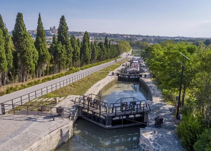 Solea, Piscine Et Mediterranee Titre Fr * Béziers